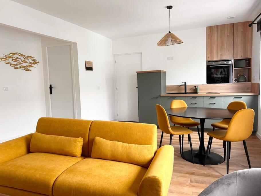Home 724 Saint-Leger-du-Bourg-Denis Exterior foto
